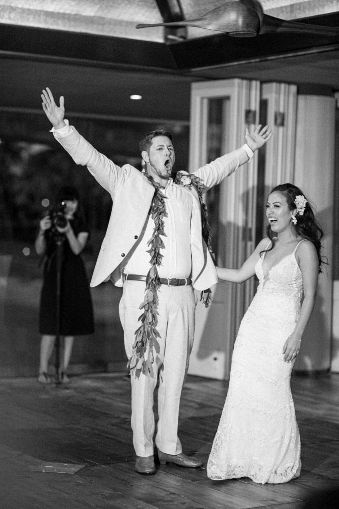 bride-and-groom-first-dance-hawaii