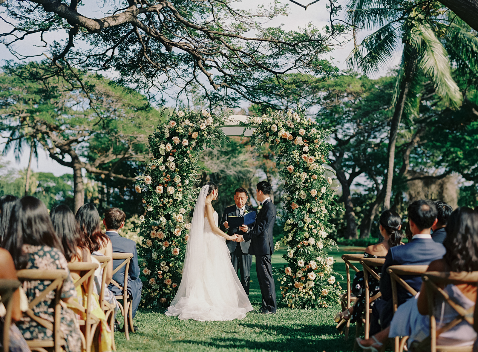 wedding-ceremony-floral-arch-maui