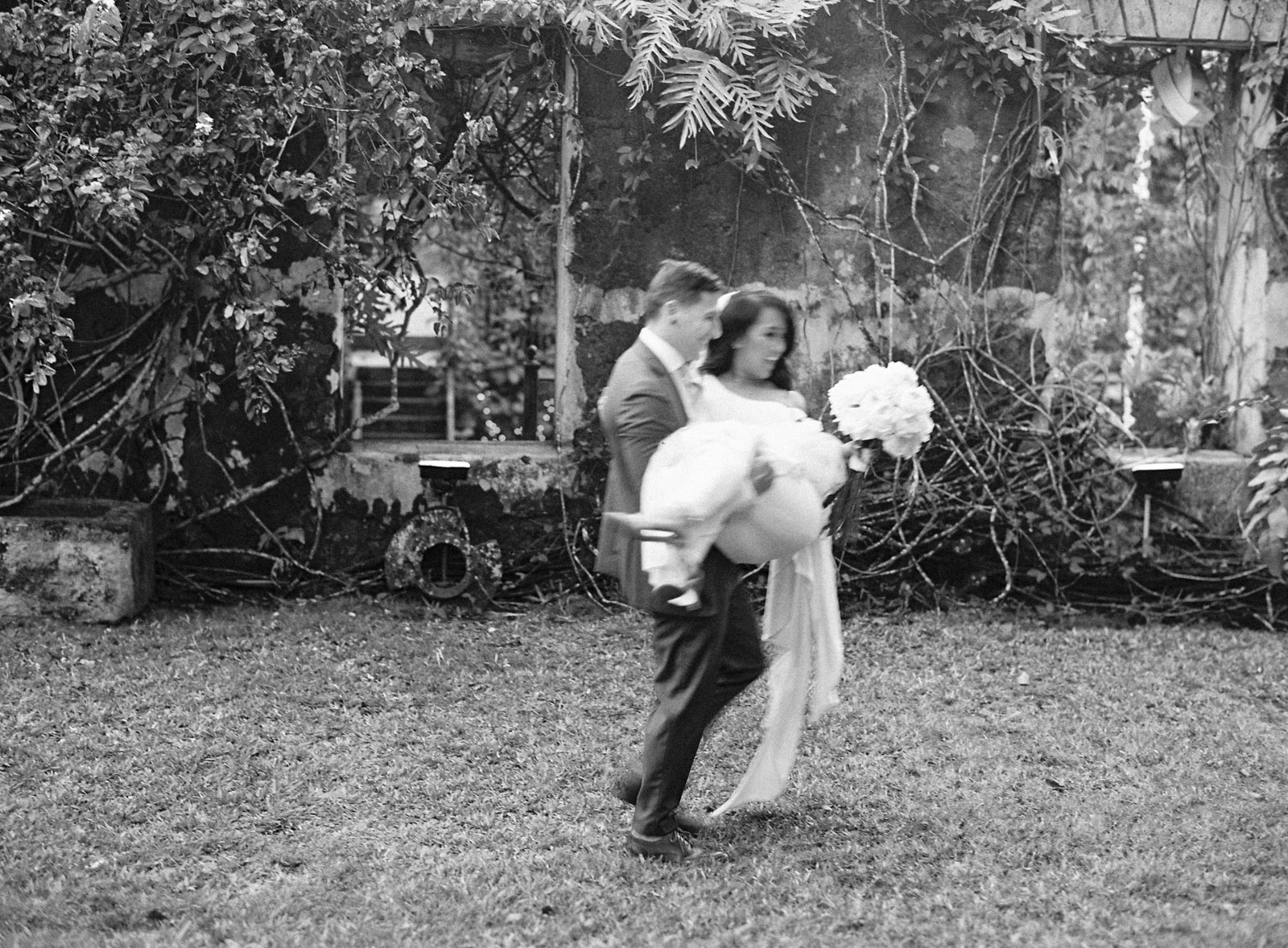 romantic-wedding-photography-hawaii
