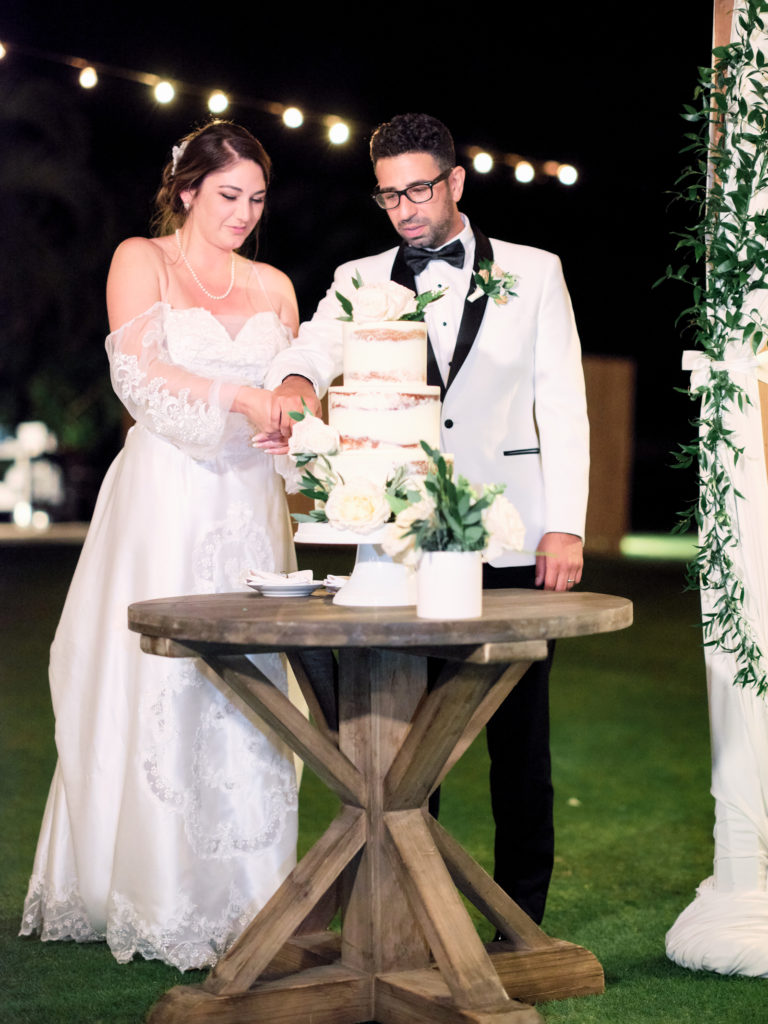 maui-wedding-cake-cutting-andaz-wedding