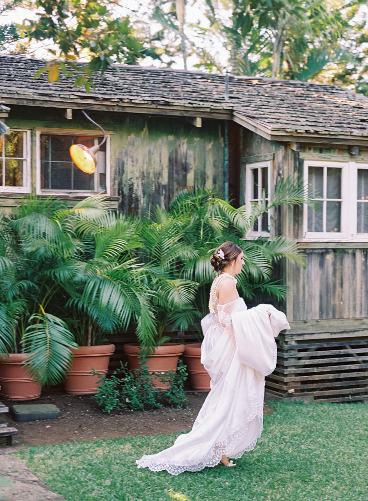 classic-wedding-at-the-andaz-maui-and-haiku-mill