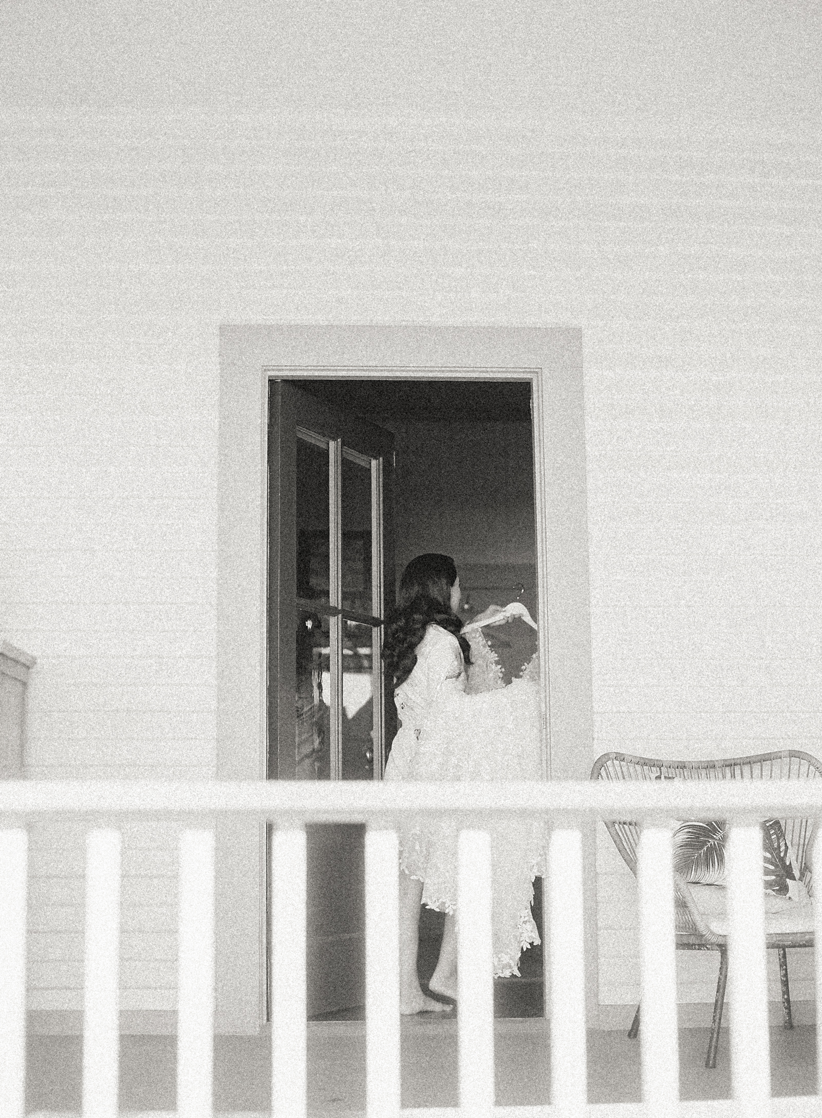 black-and-white-wedding-photos-maui