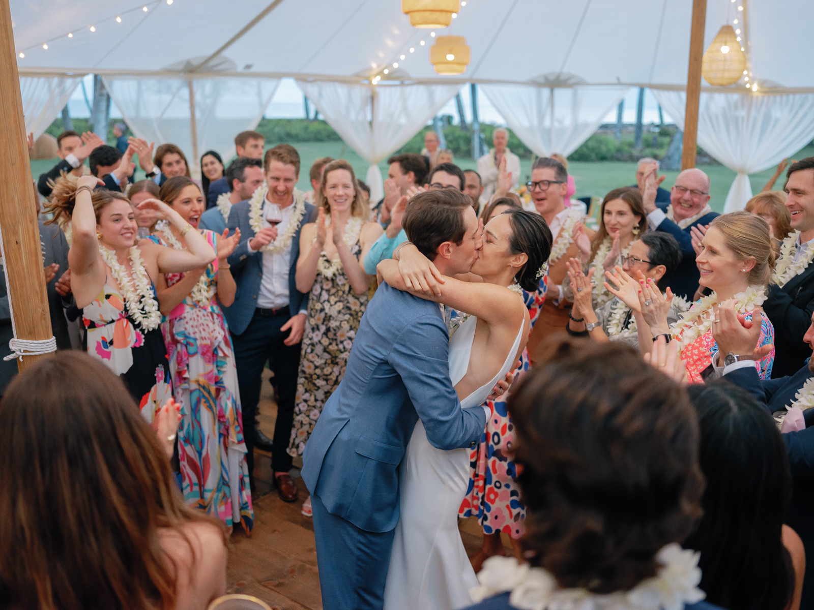 dance-party-wedding-hawaii