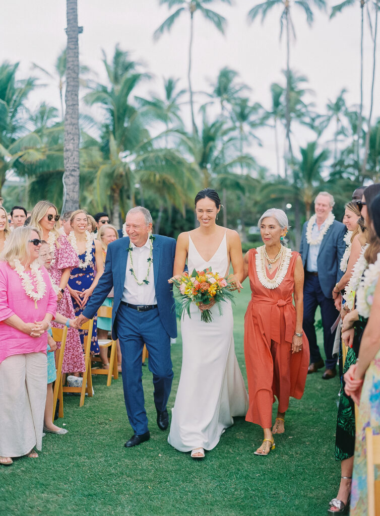 bride-entrance-oahu-oceanfront-wedding-ceremony
