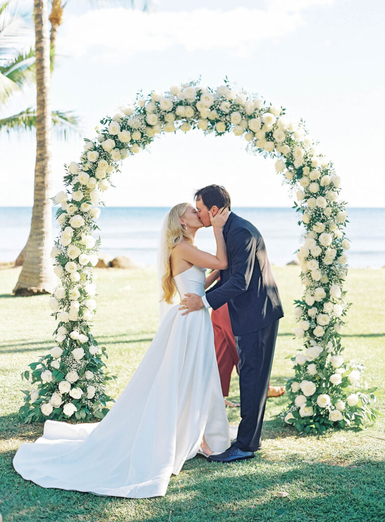 hawaii's-top-wedding-photographers