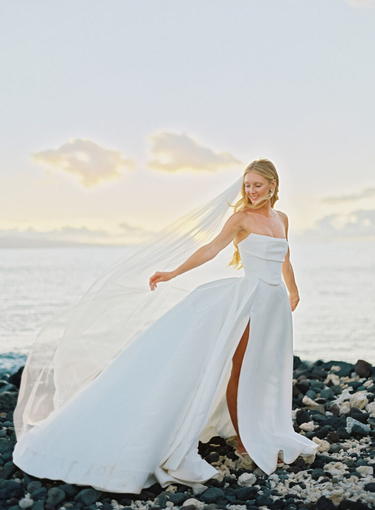 maui-bride-on-the-beach