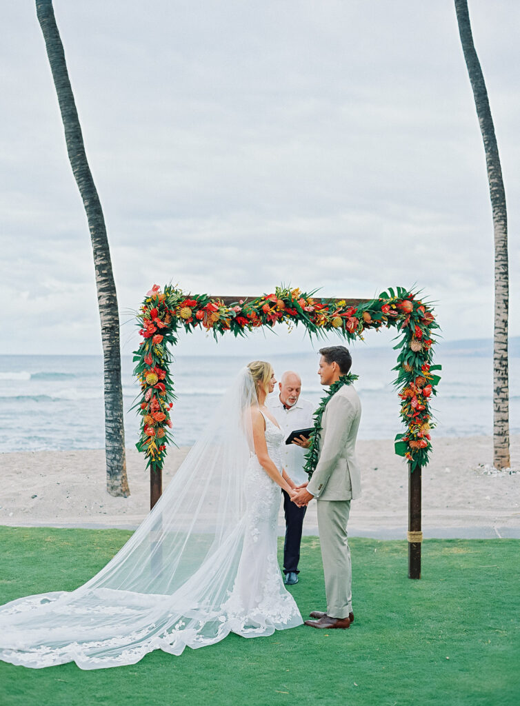 big-island-wedding-ceremony-on-the-beach