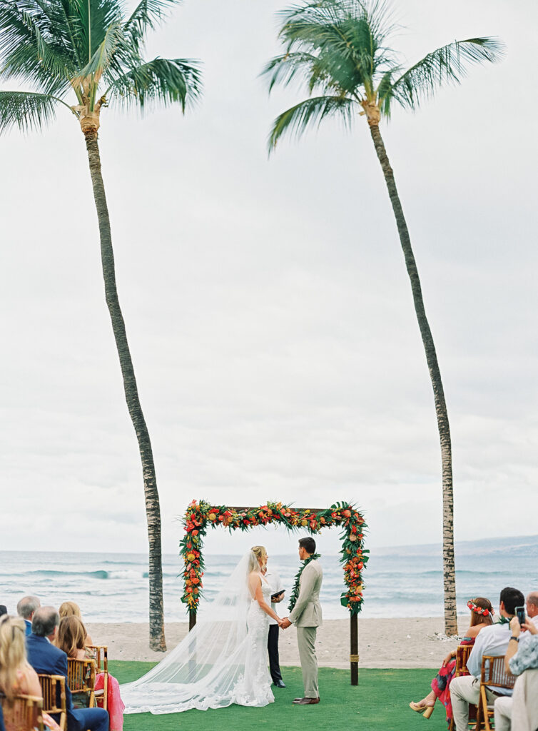 big-island-wedding-ceremony-on-the-beach