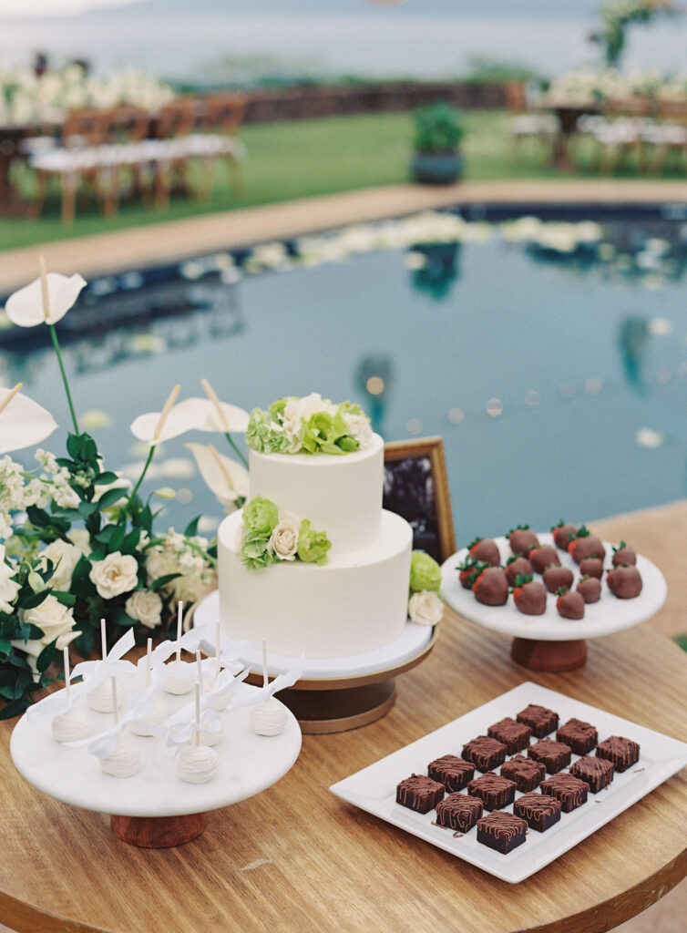 maui-wedding-cake