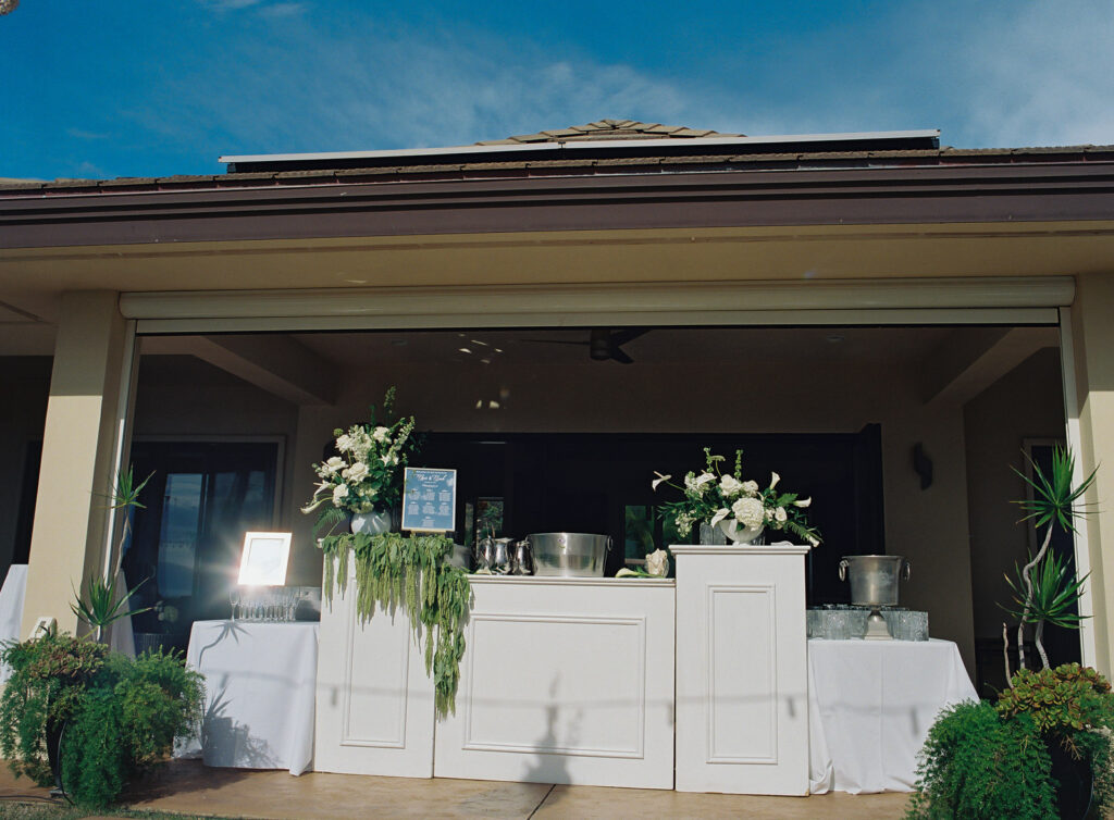 maui-wedding-bar